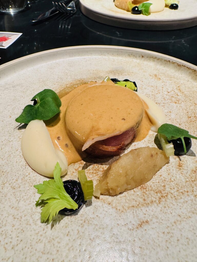 chicken main with creamy sauce 