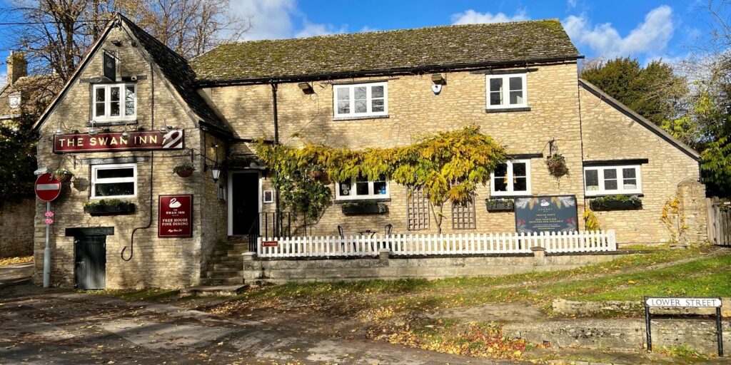 outside view of the Swan pub